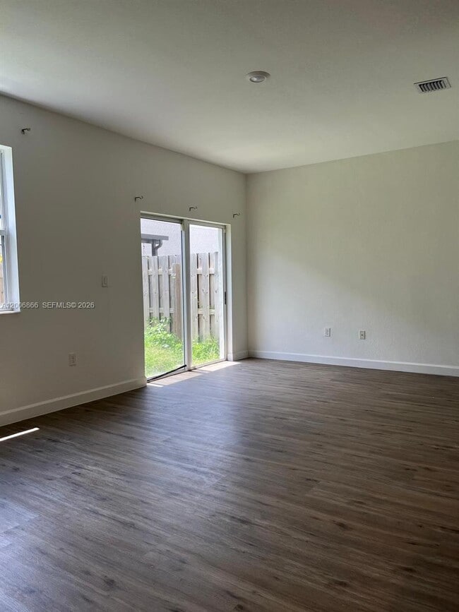 Foto del edificio - 2634 SE 12th St