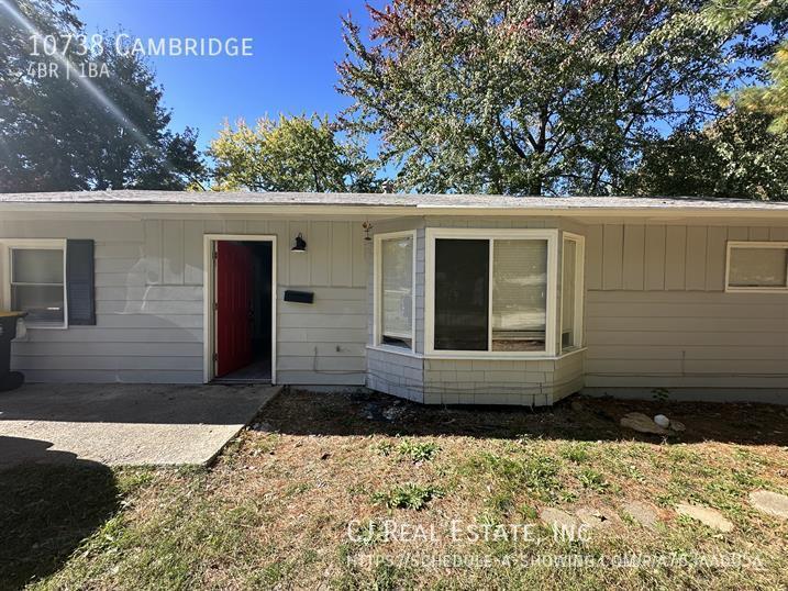 Foto principal - 10738 Cambridge Ave
