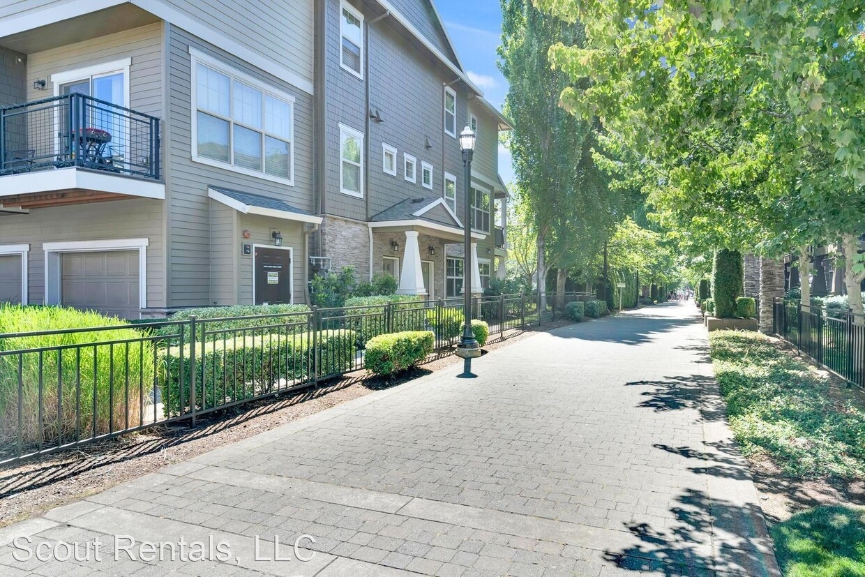 2 br, 2.5 bath House 678 NE Newstead Ln House Rental in Hillsboro