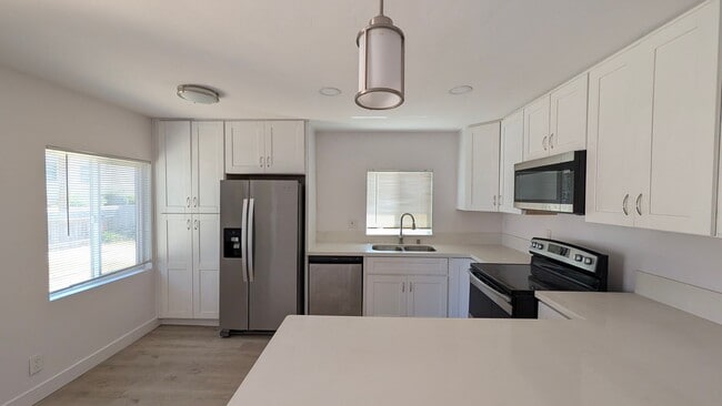 Building Photo - Charming 2-bedroom, 1-bath home in Imperial Beach just two blocks from the beach