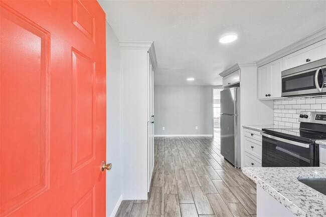 Foto del edificio - 822 Finesse Dr
