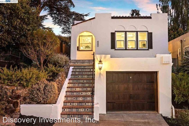 Foto del edificio - 2 br, 1 bath House - 660 Fairmount Ave.