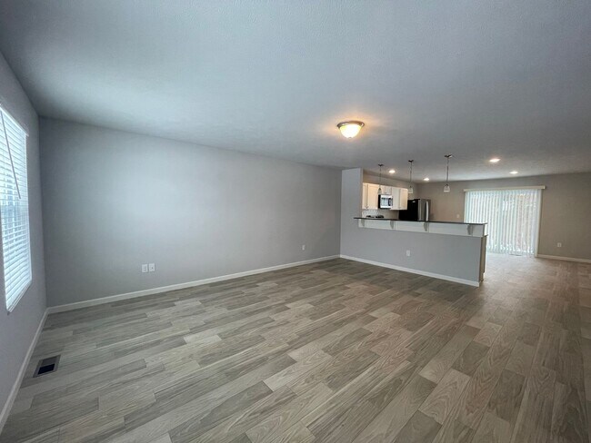 Foto del edificio - Four Bedroom Home in Galesburg