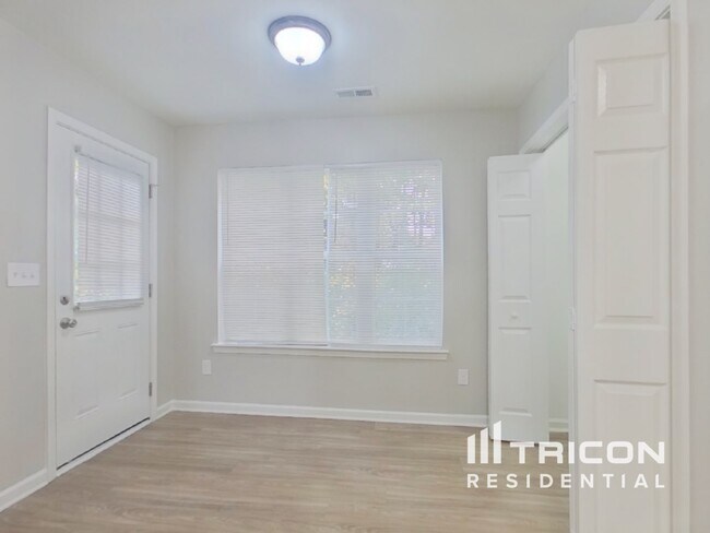 Foto del edificio - 5020 Osage Cir