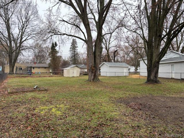 Building Photo - 805 Hartner St