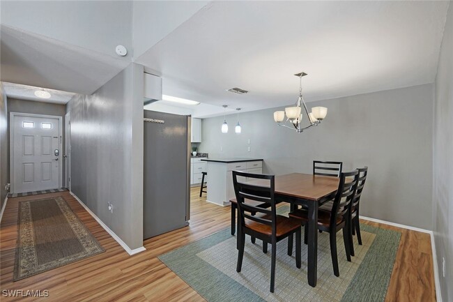 Building Photo - 4959 Viceroy St