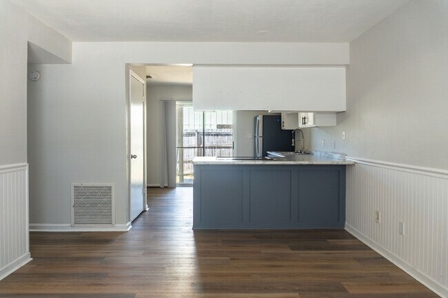 Foto del edificio - 1025 Crossing Brook Way