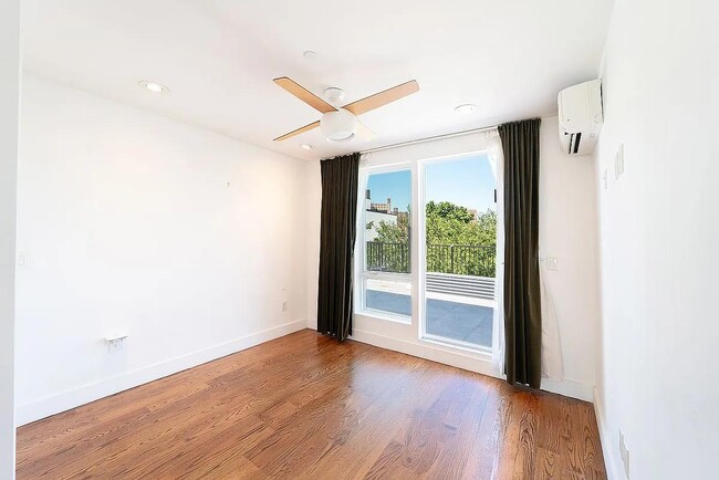 Foto del edificio - 299 Van Buren St