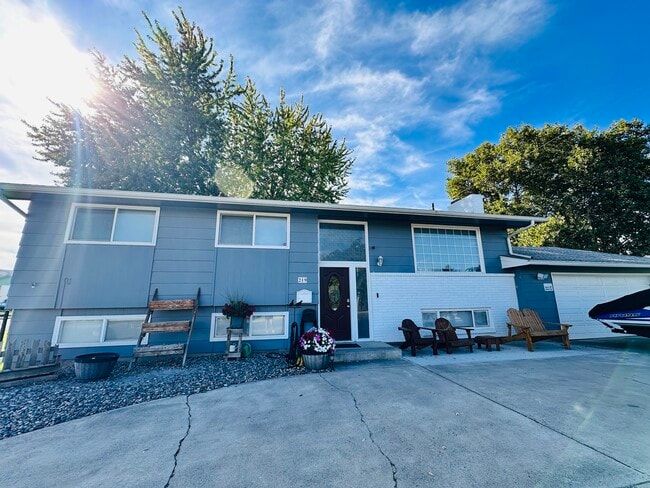 Building Photo - 219 Thayer Dr