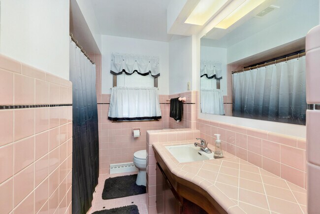 Foto del edificio - 12920 W Fairmount Ave
