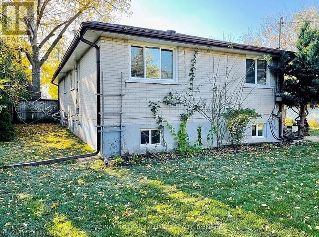 Building Photo - 1269 Montclair Dr