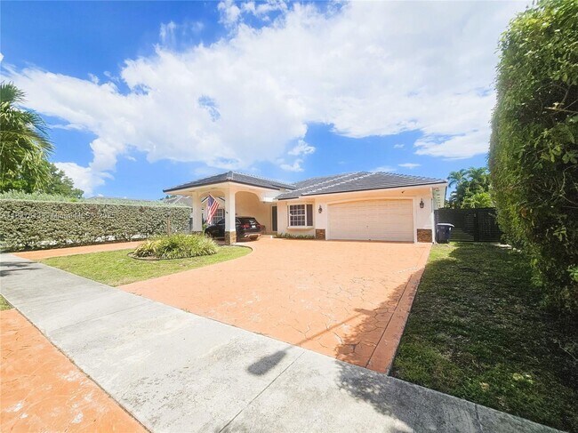Foto del edificio - 14256 SW 14th St