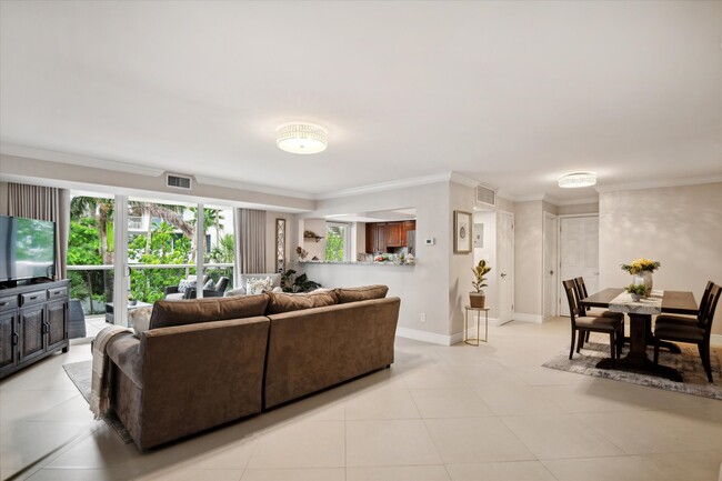 living room - 2841 N Ocean Blvd