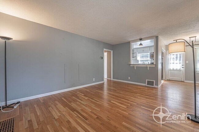 Foto del edificio - 711 NW 41st St