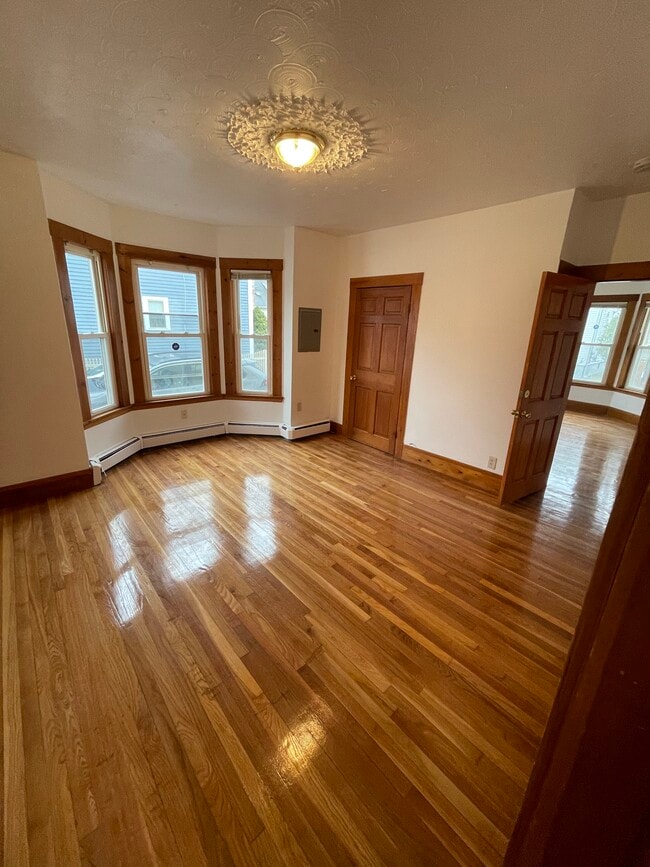 Building Photo - 13 Jacobs St