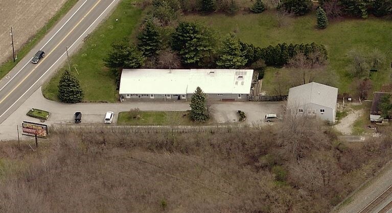 Building Photo - 3006 Cleveland Rd W