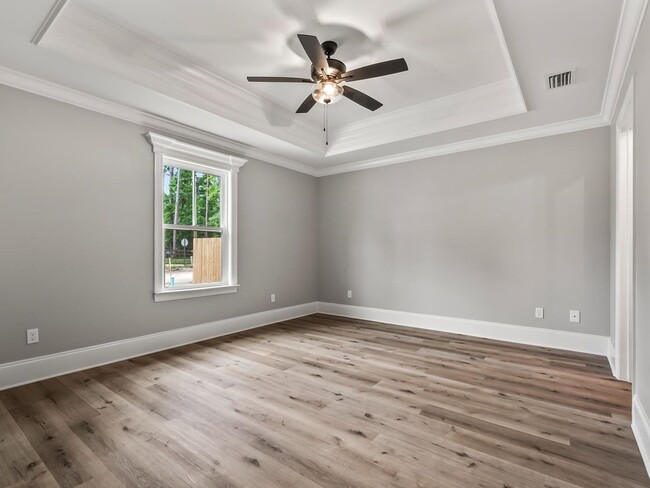 Building Photo - New 3 Bedroom Home Available Now!