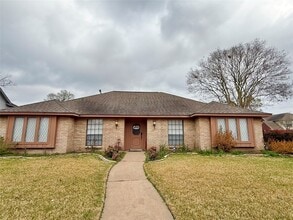 Building Photo - 9002 Sabastian Dr