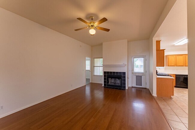 Building Photo - Stunning 3 bedroom 2 bathroom in Leander!