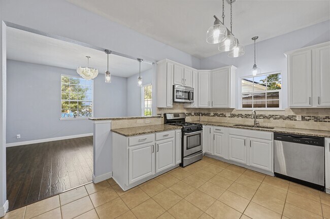 Foto del edificio - 420 E 9th St