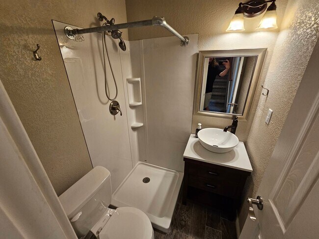 Foto del edificio - 7431 Araia Dr