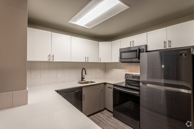 4BR, 2BA - 1,000 SF - Auraria Lofts