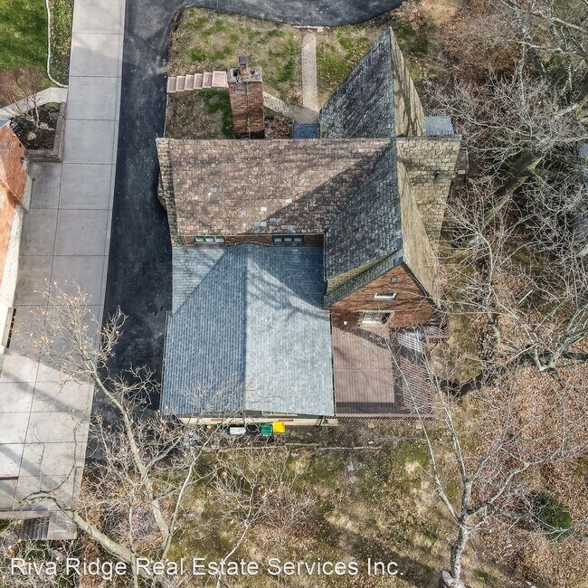 Building Photo - 3 br, 4 bath House - 337 Churchill Rd