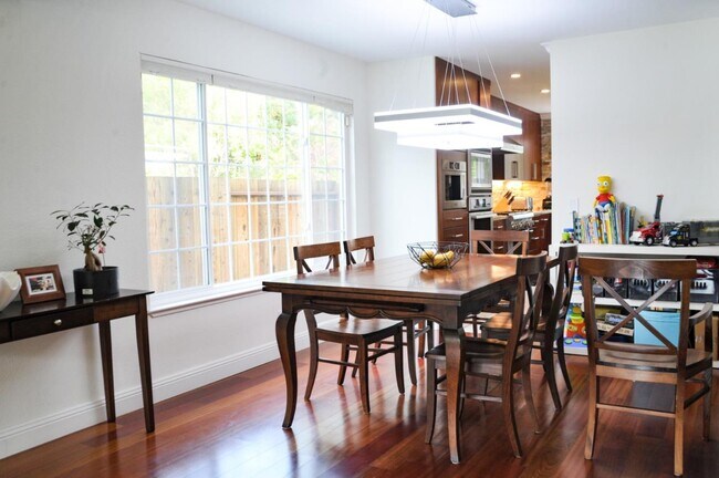 Foto del edificio - 1920 Spyglass Dr