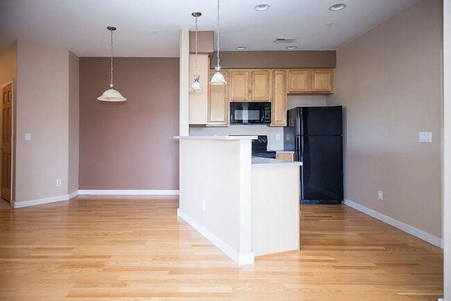 Building Photo - Beautiful Condo near Fossil Creek