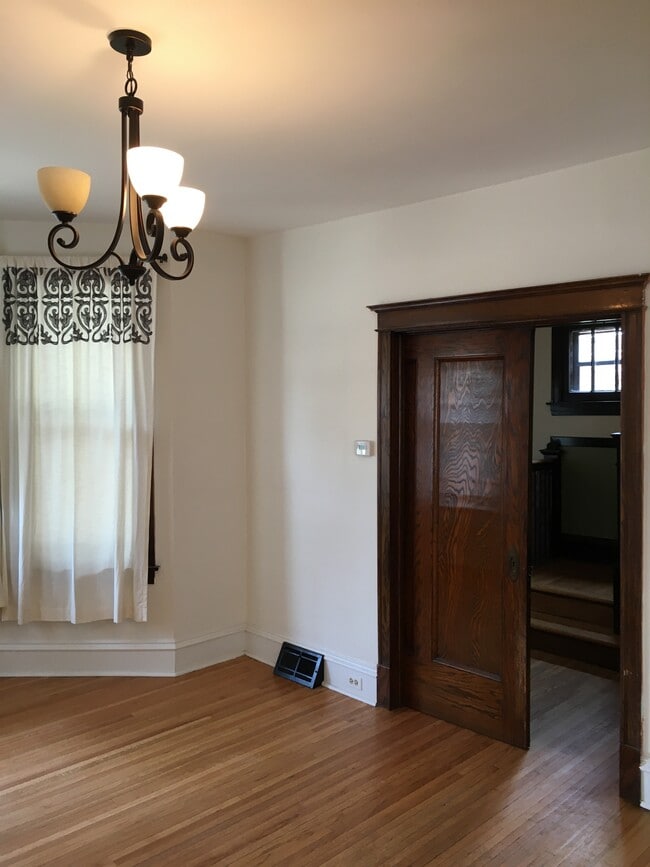 Foto del edificio - 7228 N Rogers Ave