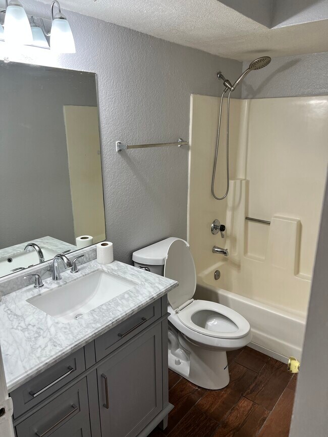 5236 W Peoria Ave Unit 121, Glendale, AZ 85302 Condo for Rent in