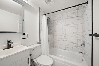 Building Photo - 2555 Davidson