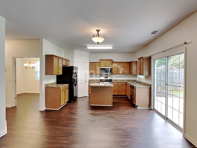 Foto del edificio - 308 Downing Creek Trl