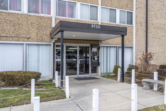 Entrance - Adelphi Terrace Condominiums