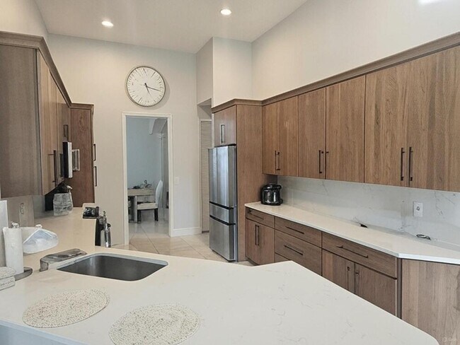 Foto del edificio - 132 Thornton Dr