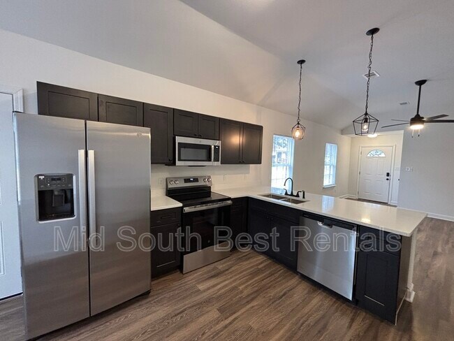 Building Photo - 1000 Rice St