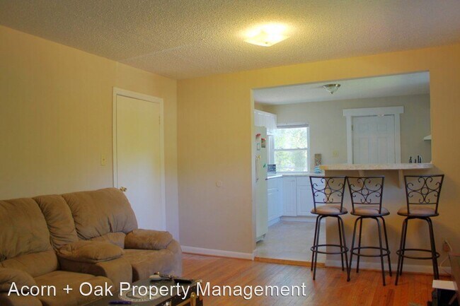 Building Photo - 3 br, 2 bath House - 301 McMasters St.