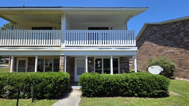 Building Photo - 409 Garden Dr