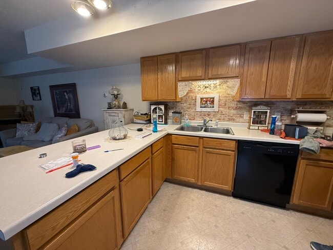 Building Photo - 3564 E Meadows Pl