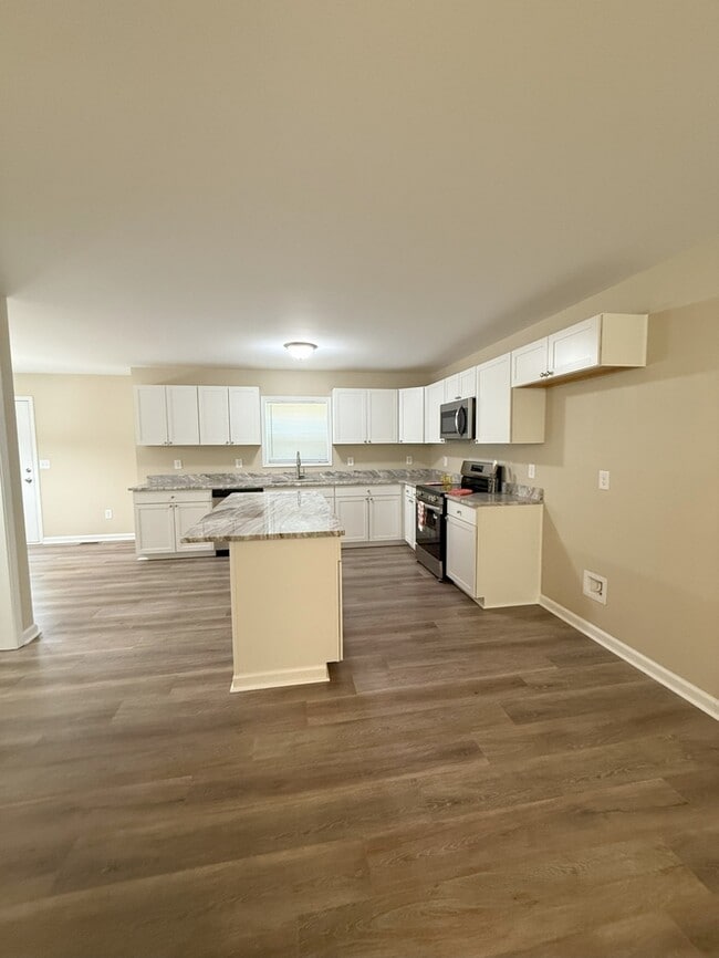 Building Photo - 153 Charlotte Cir