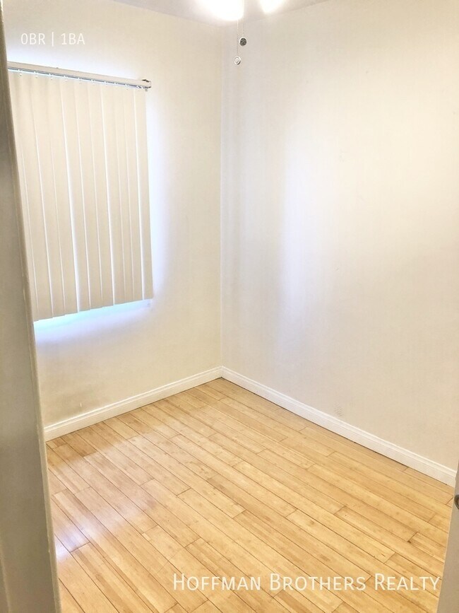 Foto del edificio - 2553 S Sepulveda Blvd