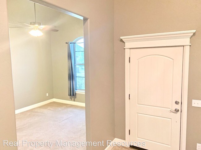 Building Photo - 3 br, 2.5 bath House - 17604 Braken Dr