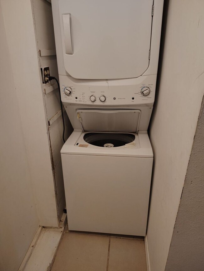Foto del edificio - AVAILABLE NOW 2 bed - 1 Bath Lead and I 25...