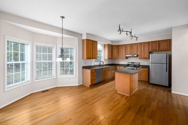 Building Photo - 205 Cedarpost Dr