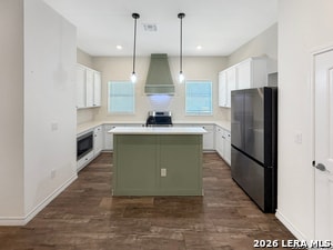 Building Photo - 12730 El Sendero St