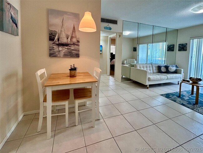 Foto del edificio - 424 N Riverside Dr