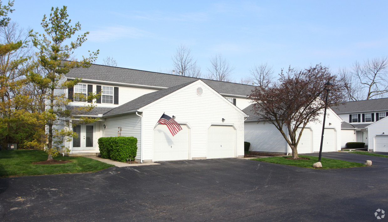 Building Photo - Bronson Court Townhomes