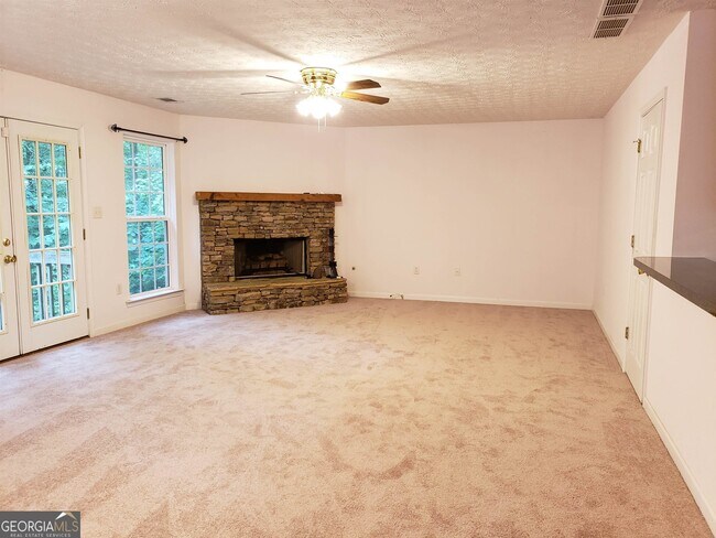 Foto del edificio - 129 Country Rd