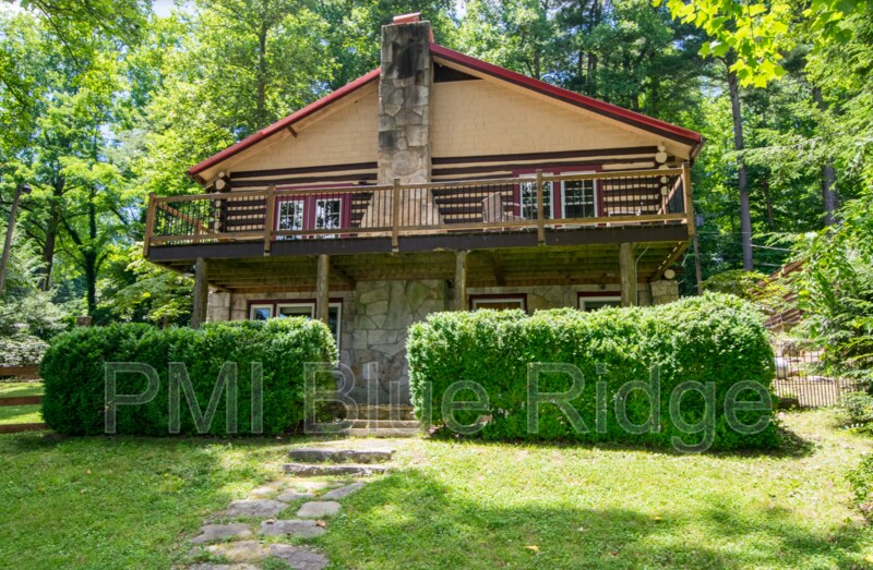 117 Lake Dr, Laurel Park, NC 28739 House Rental in Laurel Park, NC