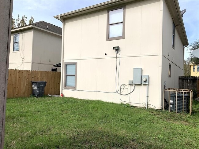 Building Photo - 3020 La Estancia Ln
